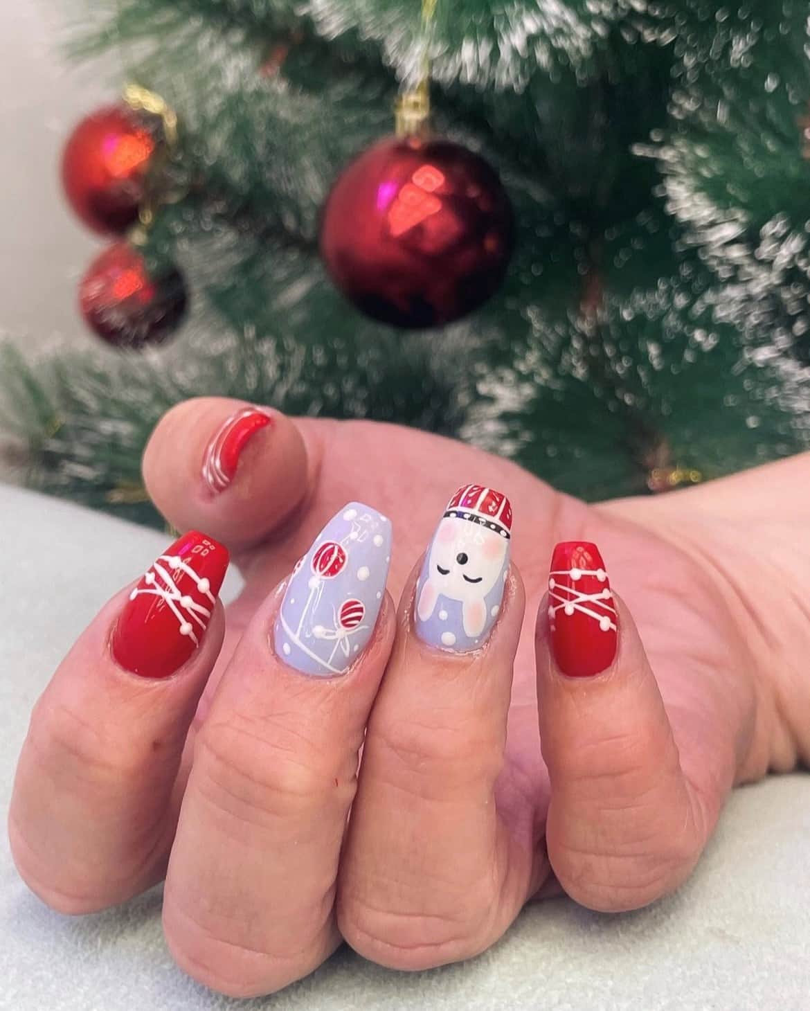 extensión de gel de uñas mordidas en oviedo