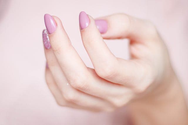 alargamiento de uñas mordidas en oviedo